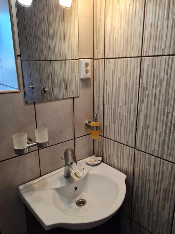 Anna Bella Apartman Gyula Ngoại thất bức ảnh